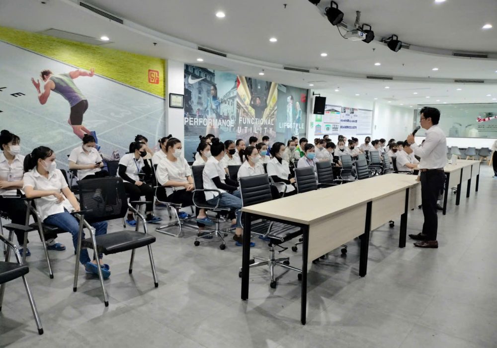 anh C phát biểu 2